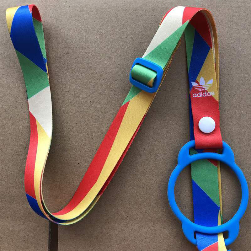 Flaschenhalter mit Lanyards / Schlüsselbänder bedrucken lassen - 1awerbeartikel.com