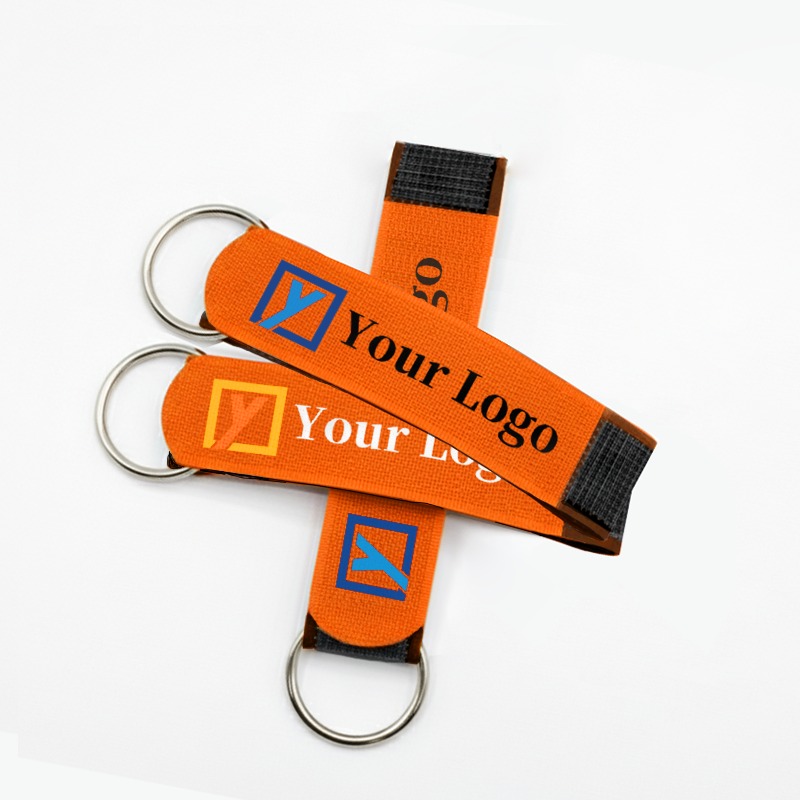 Klettband mit Metallöse