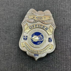 Metallabzeichen mit Ihrem Logo | individuell für Sie ge...