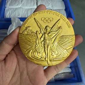 Medaillen online selbst gestalten und gravieren lassen