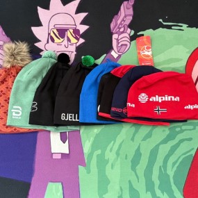 Personalisierte Skimützen mit Logo – Druck & Stick