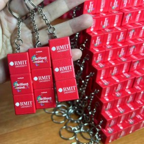 Zauberwürfel Schlüsselanhänger 1x3 mit Logo gestalten