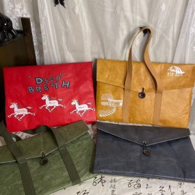 Tyvek Tasche mit Logo günstig bedrucken lassen | leicht...